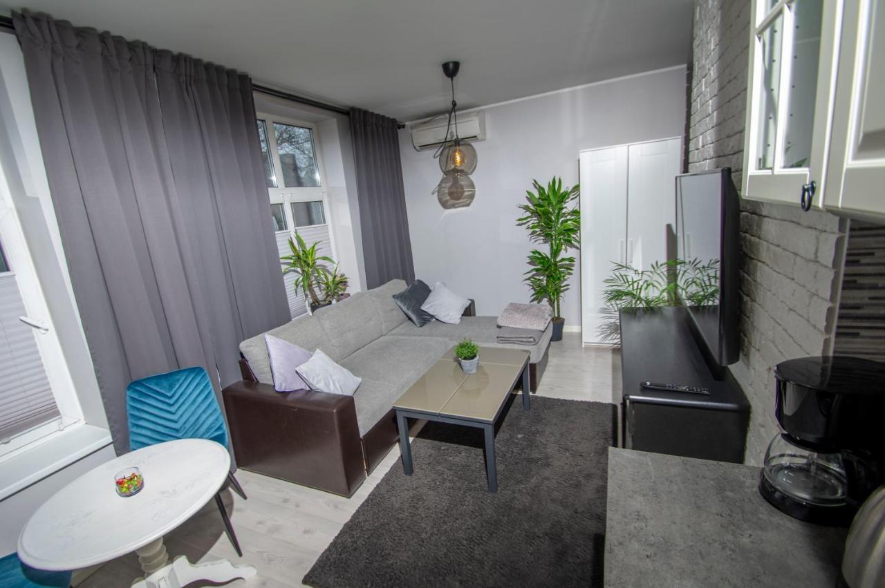 Riia Maantee Apartement Parnu Bagian luar foto