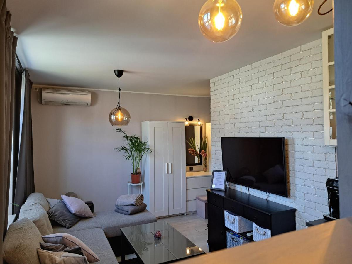 Riia Maantee Apartement Parnu Bagian luar foto