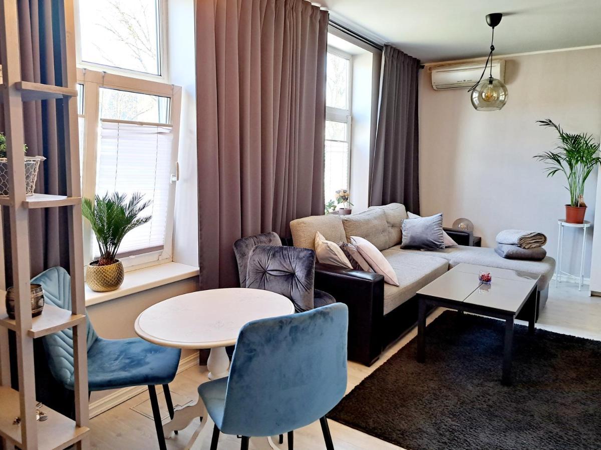 Riia Maantee Apartement Parnu Bagian luar foto
